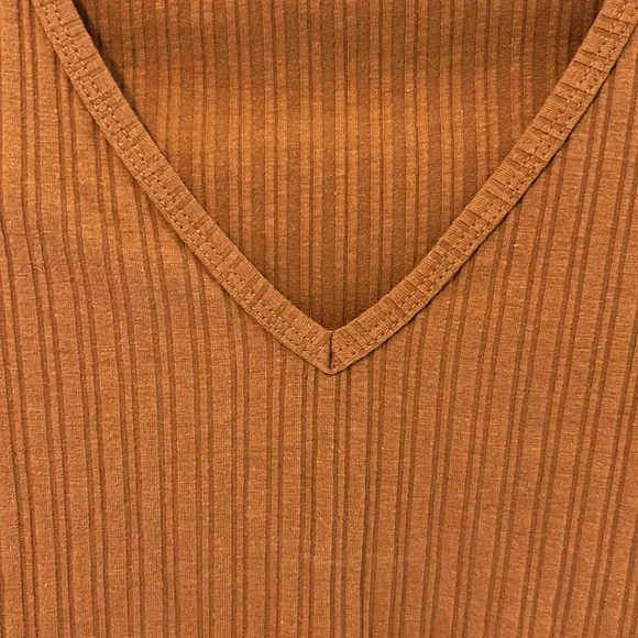 Bozzolo Long-Sleeve Cropped Top - Picture 5 of 7